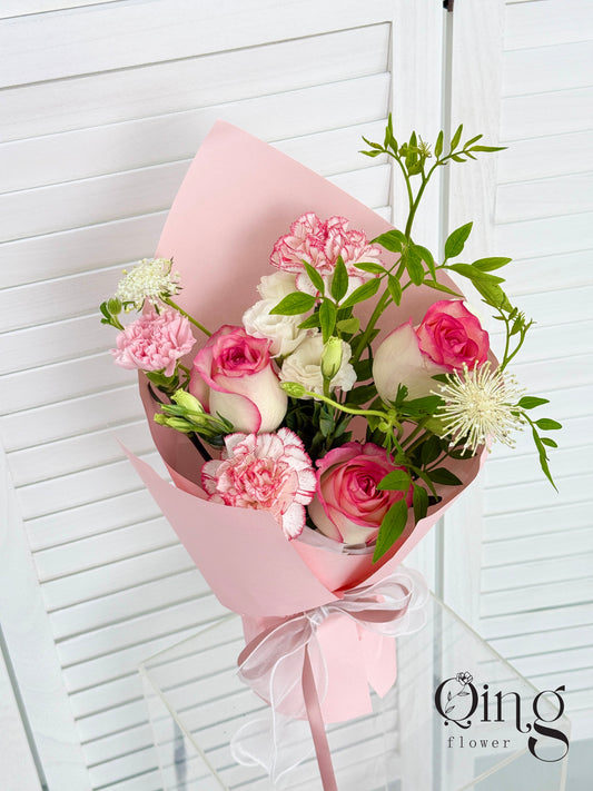 Blushing Garden Bouquet (HB 19)