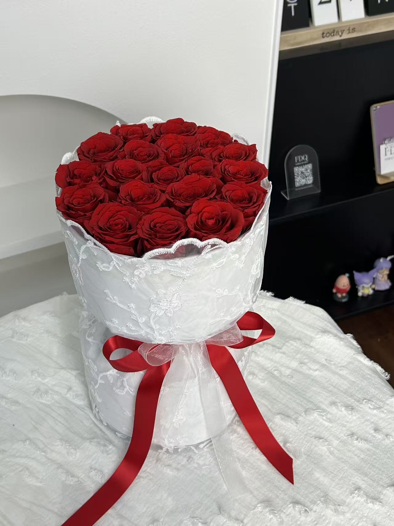 Eternal Scarlet Preserved Flower (18-20 roses)(PF 19)