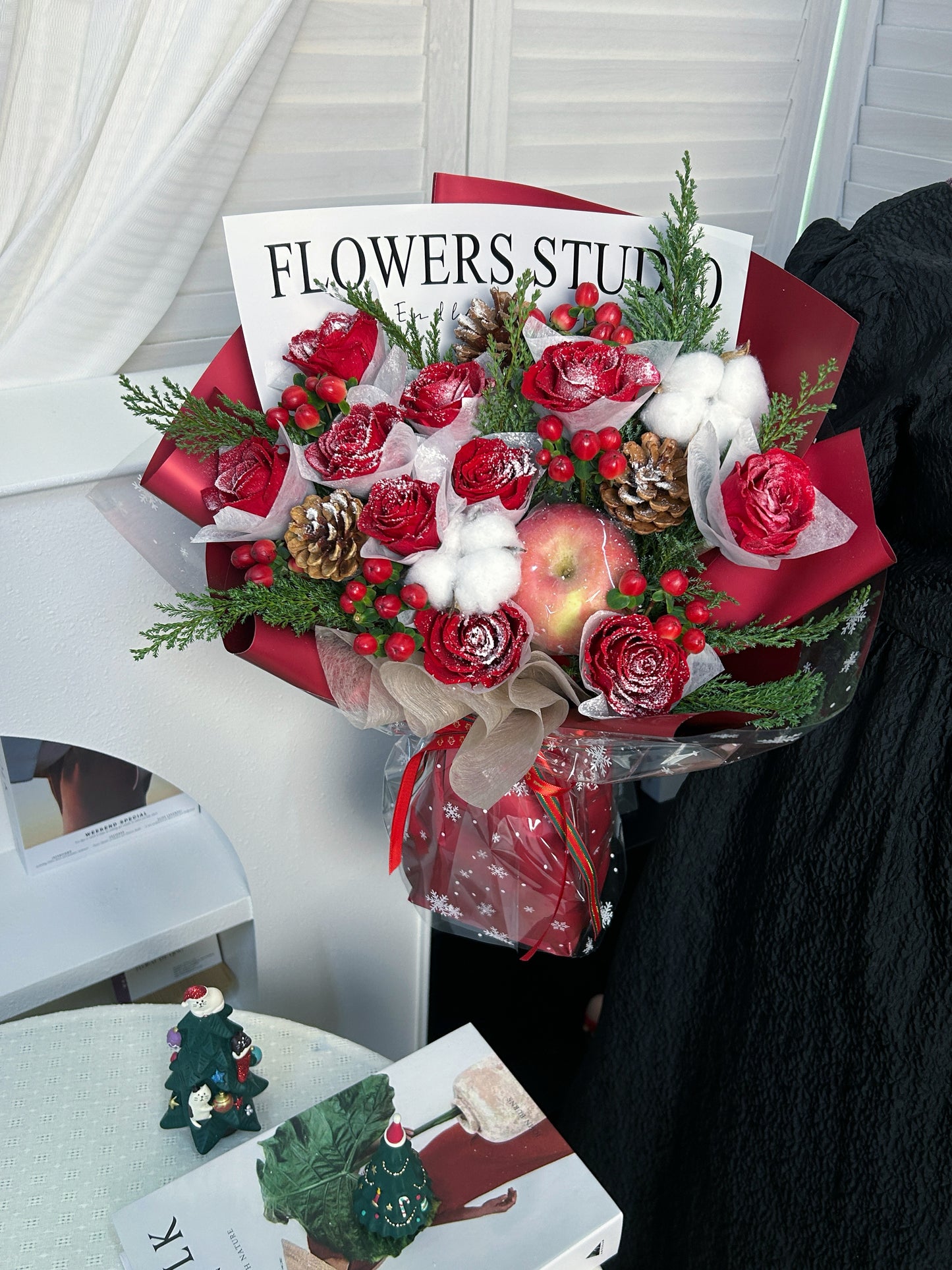 Winter Noel Bouquet (HB 83)