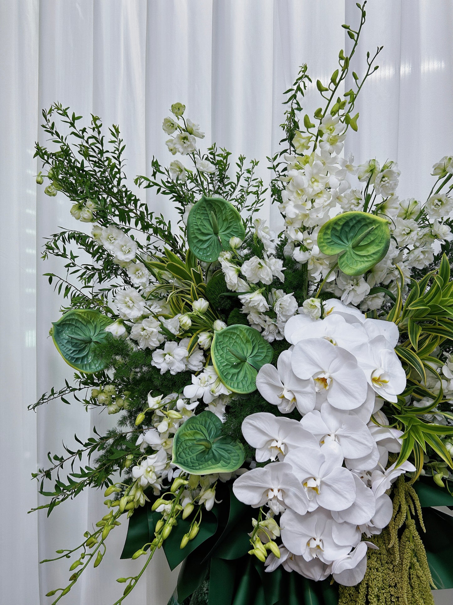 Emerald Grace Grand Opening Stand (KM23)