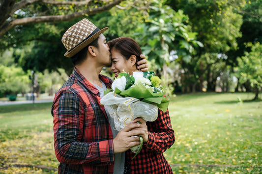 The Ultimate Romantic Calendar: When to Gift Her a Bouquet