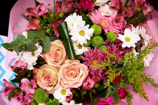 The Secret Meanings Behind Flowers and How to Use Them in Romance