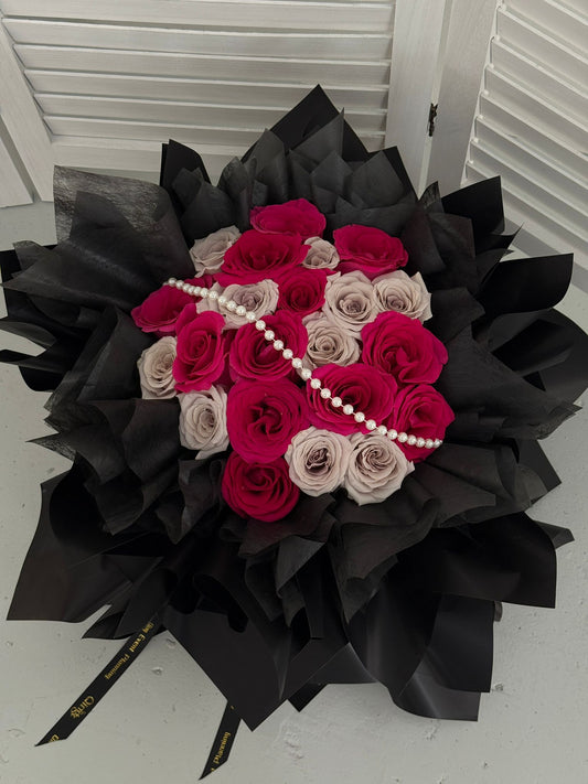 Midnight Muse Rose Bouquet (HB 31)