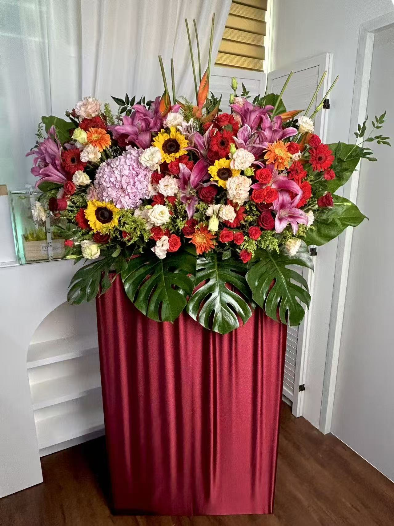 Grand Celebration Bloom Stand (KM 21)