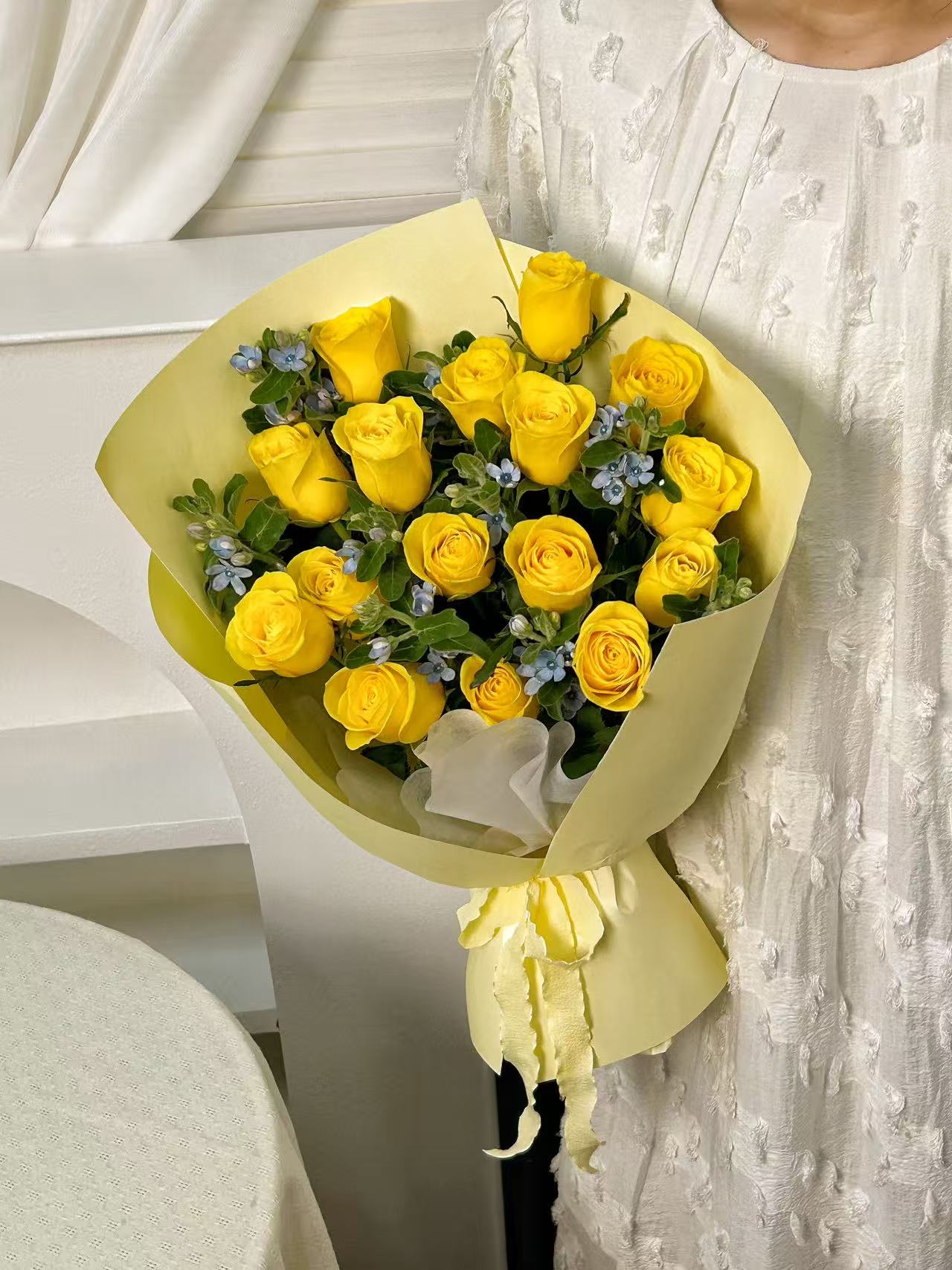 Lemon Sky Rose Bouquet (HB 51)