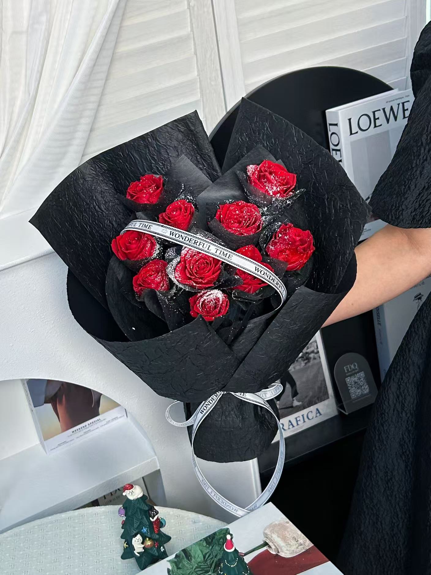 Midnight Christmas Bouquet (HB 84)