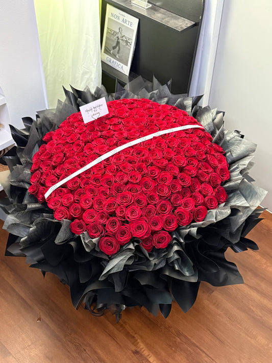 199-999 Stalks Red Rose Bouquet (HB 17)