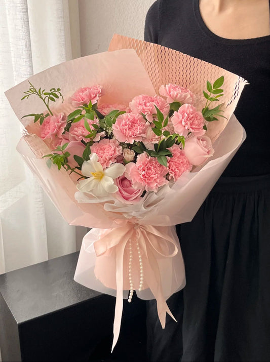 Petal Blush Bouquet (HB 25)