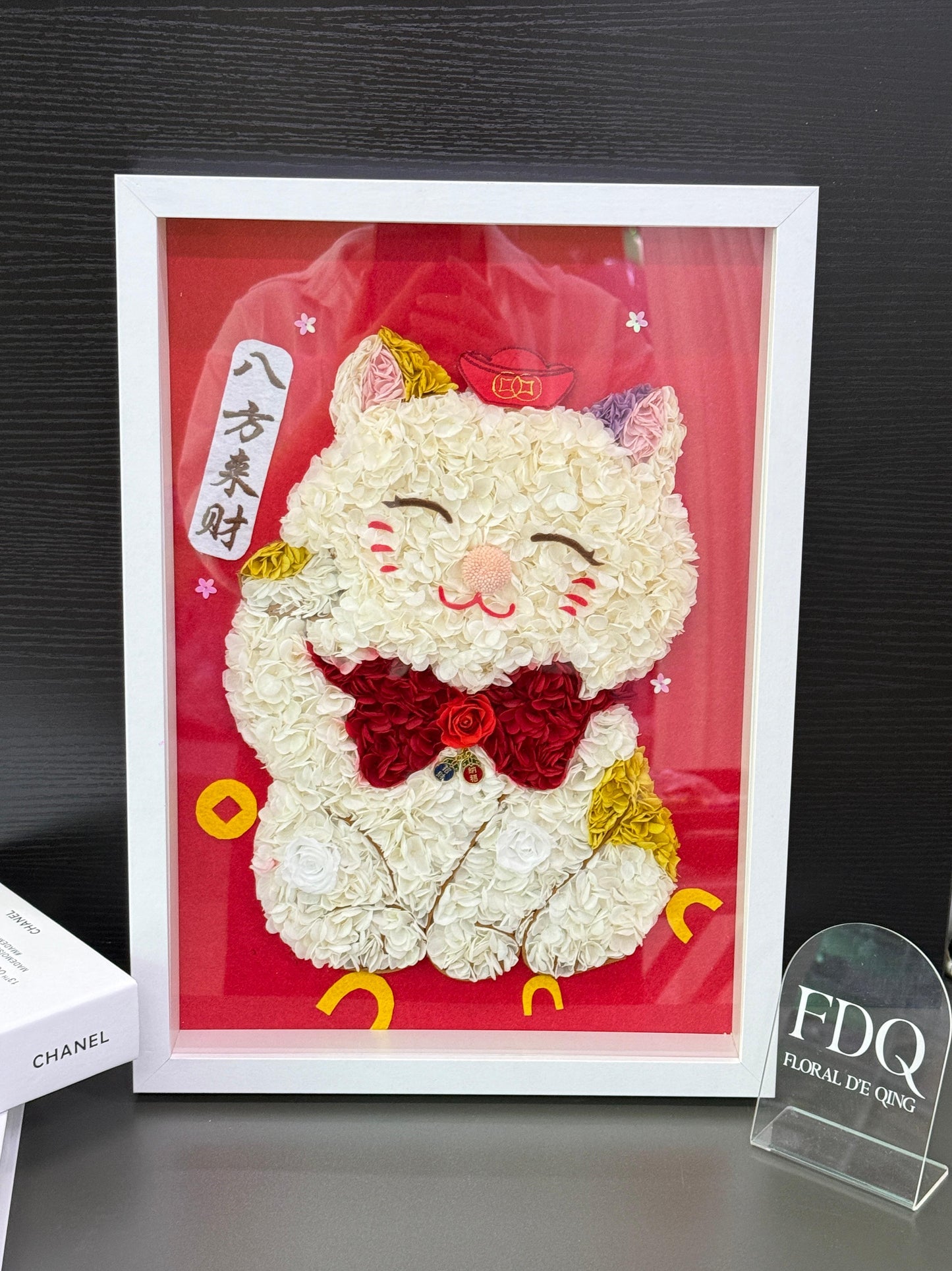 Fortune Maneki-neko Preserved Flower