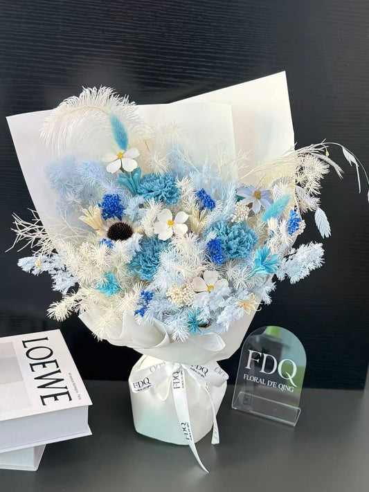 Blue Carnation Little Preserved Flowers